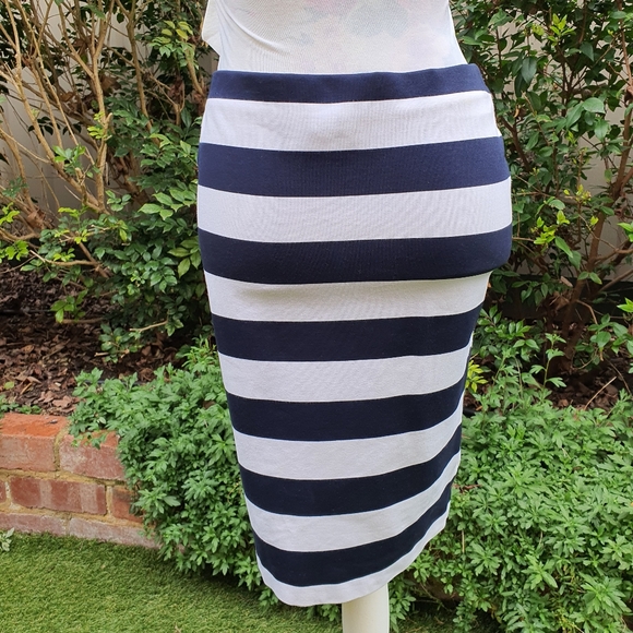 Witchery Navy and White Striped Zip Skirt Sz 10 - Picture 3 of 10